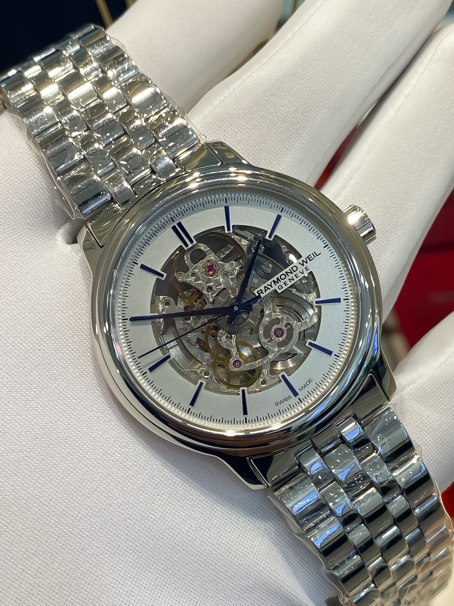 Raymond weil best sale skeleton maestro