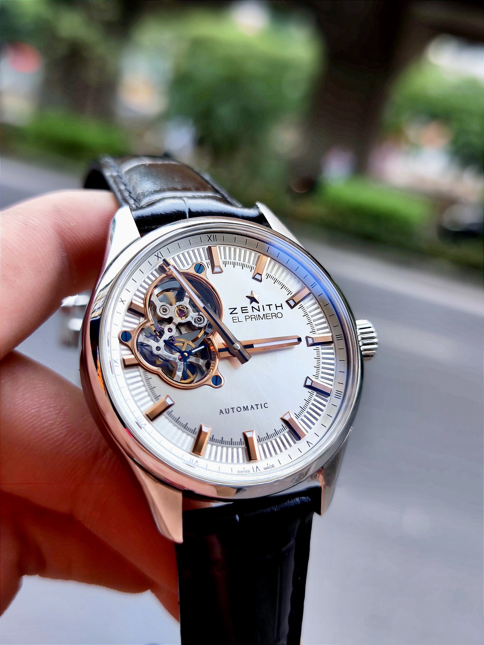 Zenith el primero synopsis sale