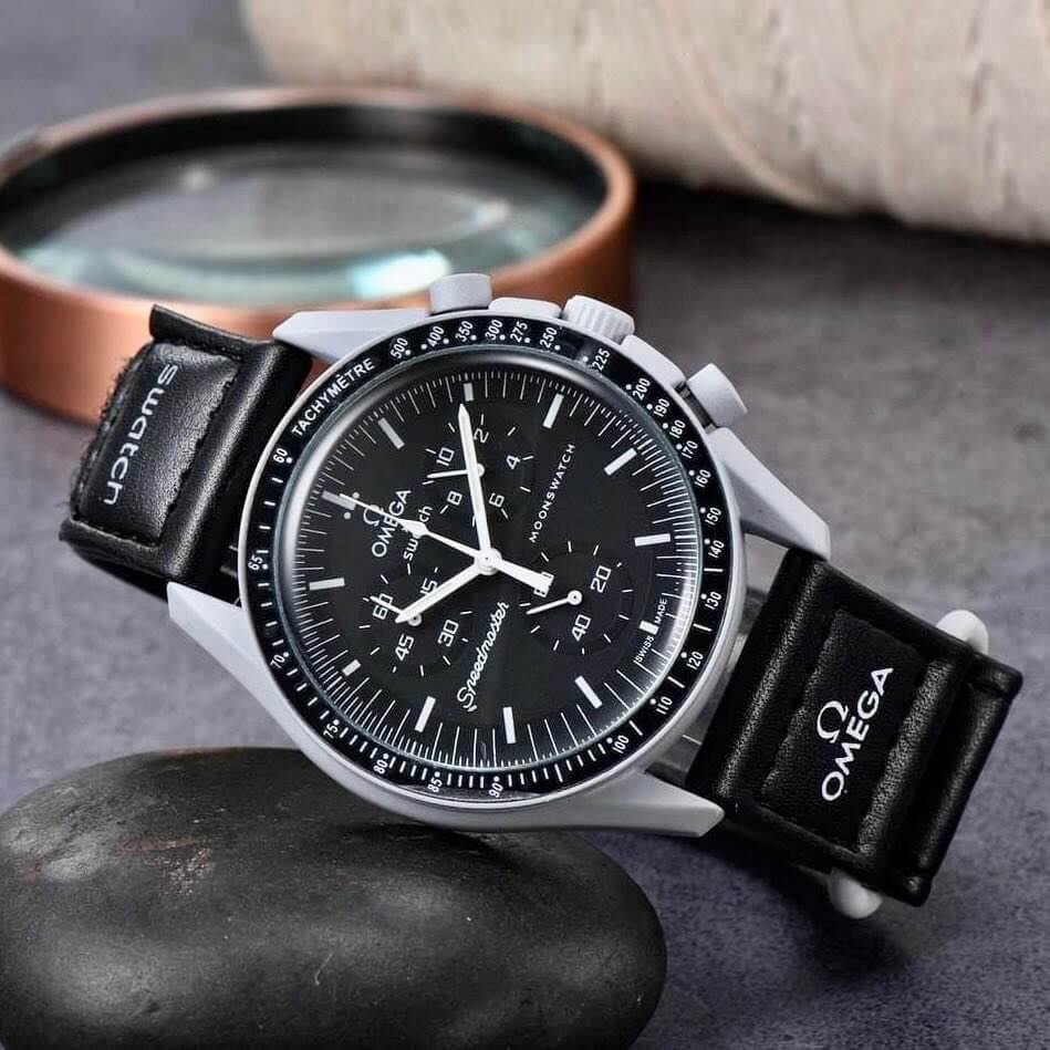 Omega MoonSwatch Mission to the Moon SO33M100