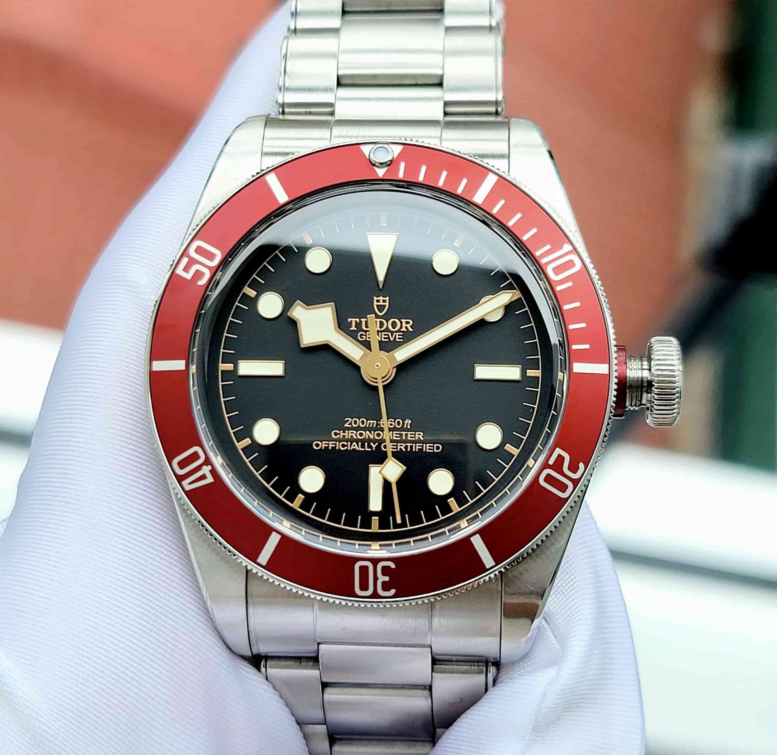 Tudor black bay online heritage red