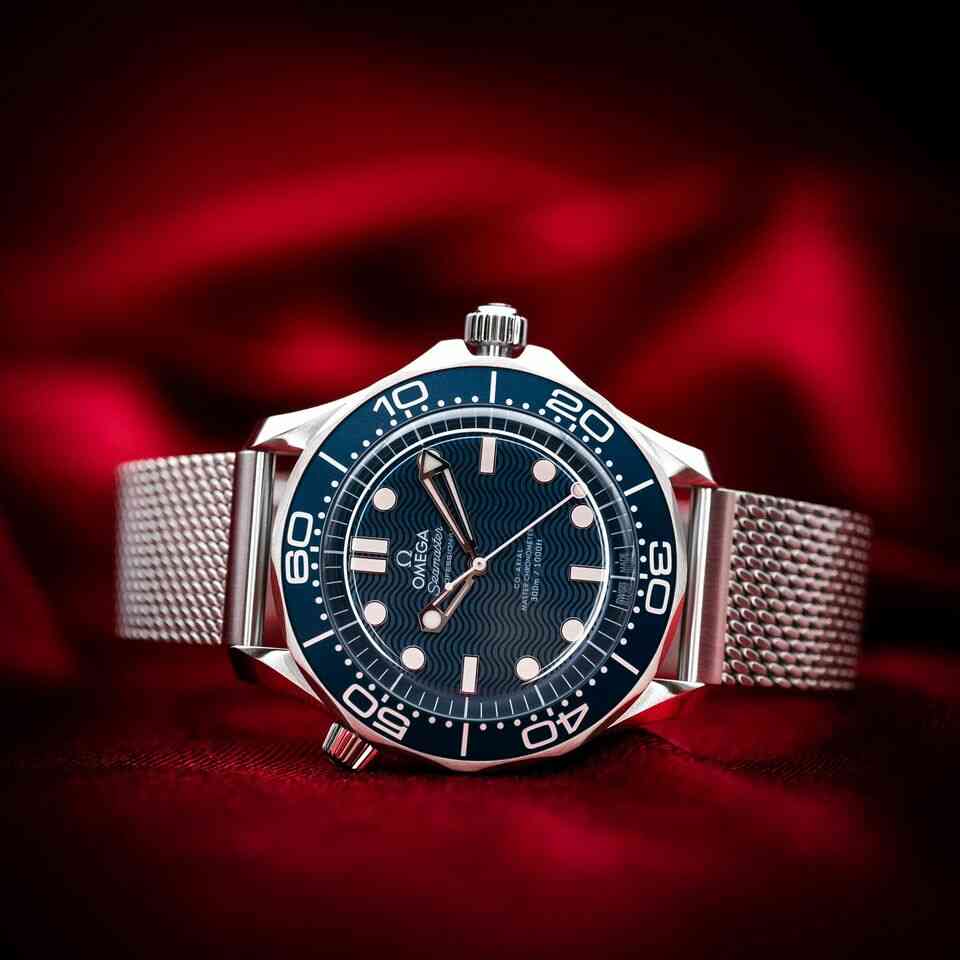Omega Seamaster Diver 300M 42mm James Bond 60th Anniversary 210.30.42.20.03.002 21030422003002